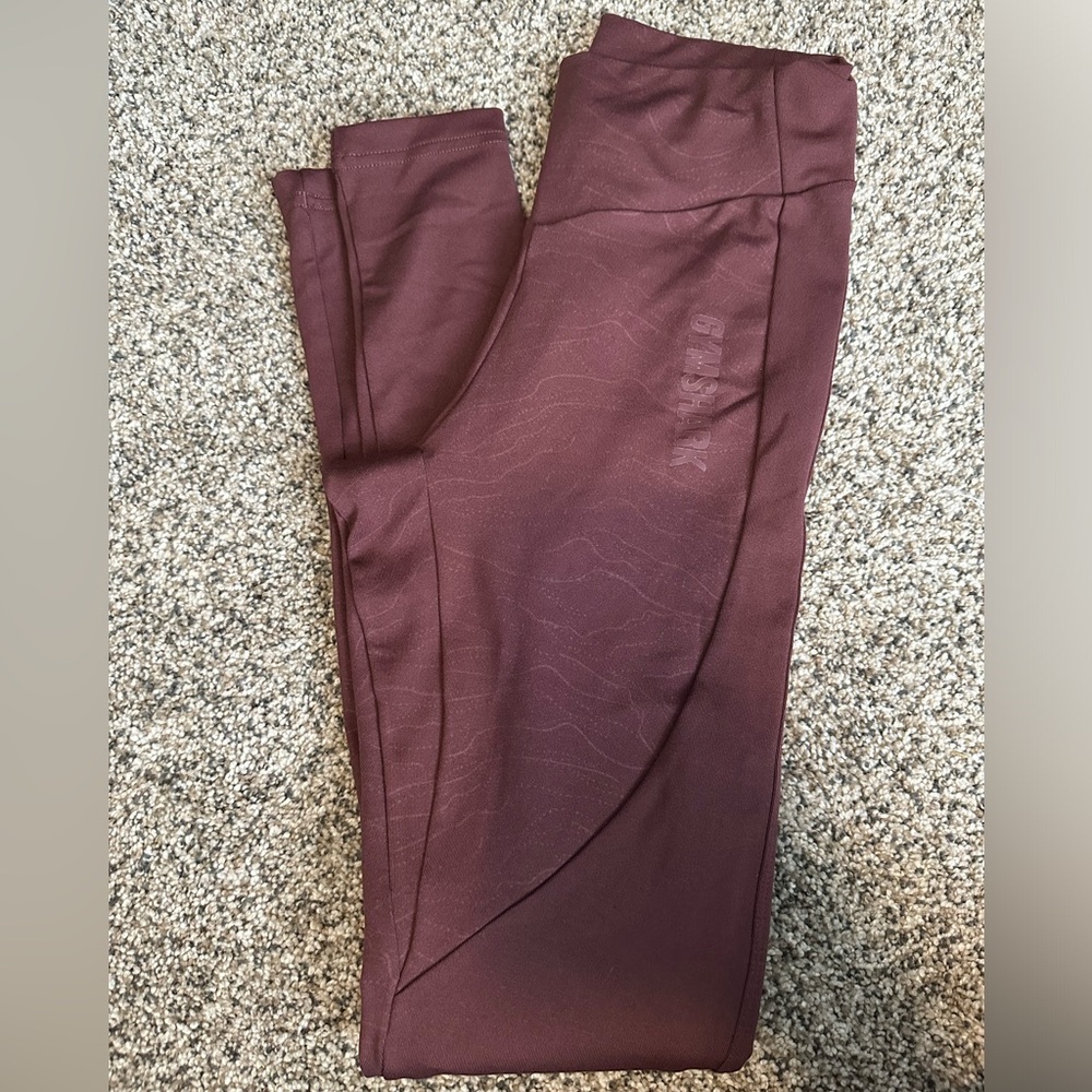 GYMSHARK LEGGINGS. SIZE SMALL. MAROON. EXCELLENT CONDITION.